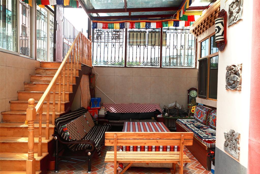 Xining Yushu Zangjia Hostel Экстерьер фото